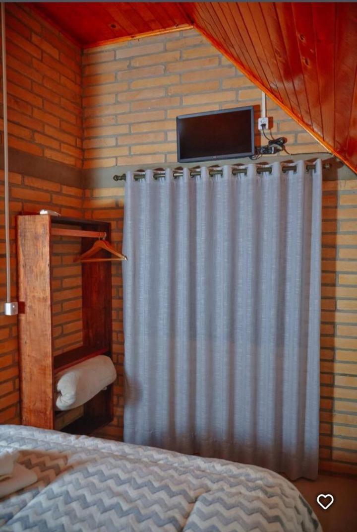 E Arbor Lodge